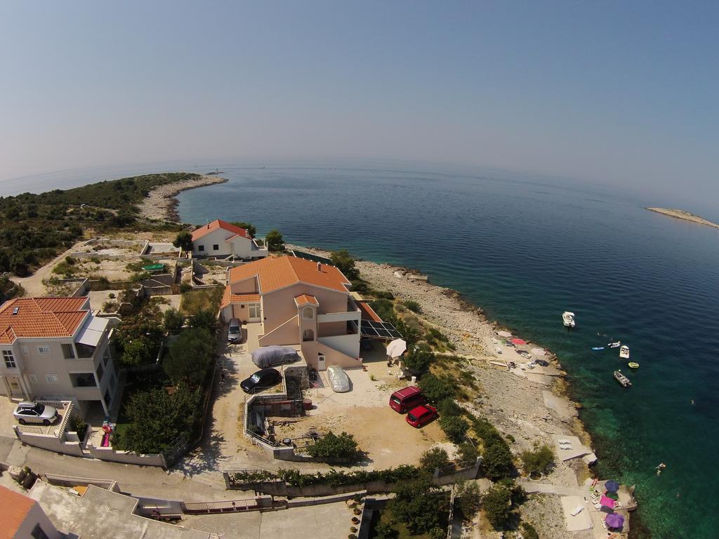 Direkt Am Meer-Apartments Puntaplanka ロゴズニッツァ エクステリア 写真