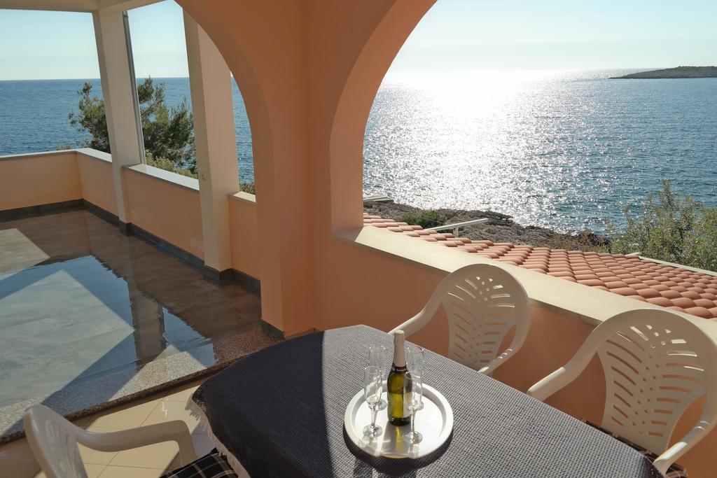 Direkt Am Meer-Apartments Puntaplanka ロゴズニッツァ エクステリア 写真
