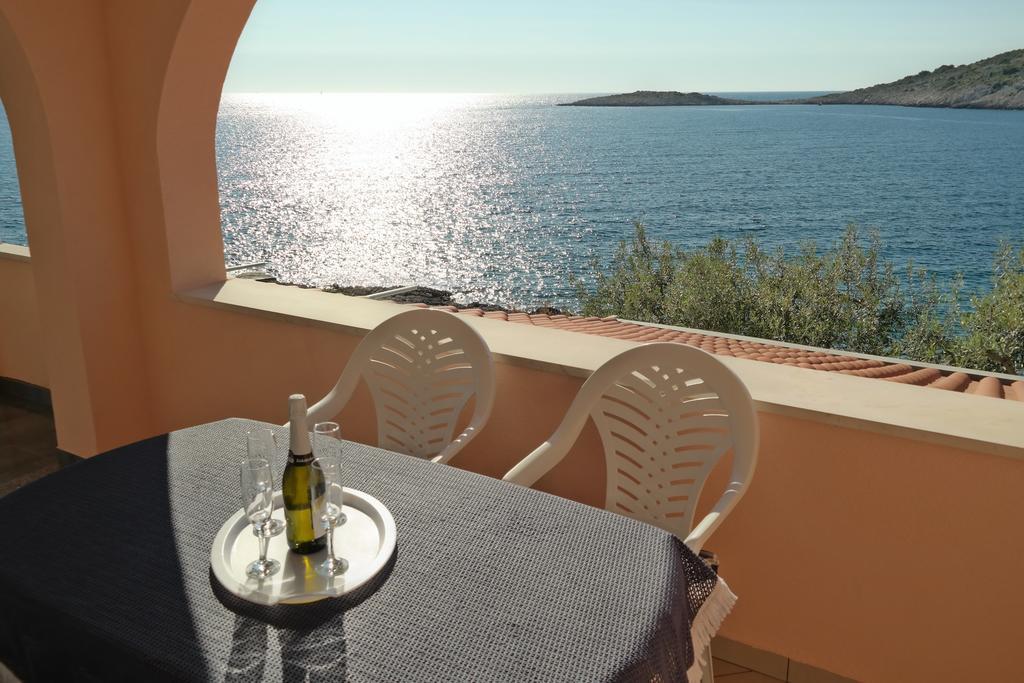 Direkt Am Meer-Apartments Puntaplanka ロゴズニッツァ エクステリア 写真
