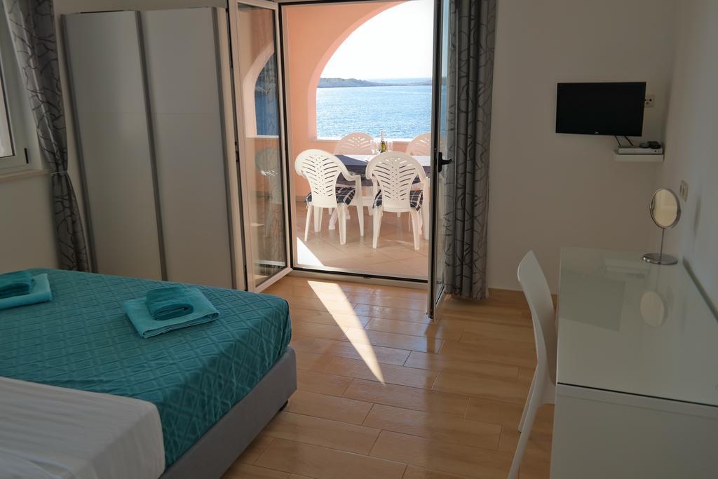 Direkt Am Meer-Apartments Puntaplanka ロゴズニッツァ エクステリア 写真