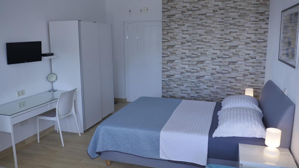 Direkt Am Meer-Apartments Puntaplanka ロゴズニッツァ エクステリア 写真