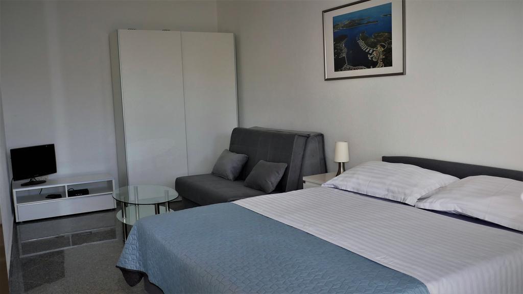 Direkt Am Meer-Apartments Puntaplanka ロゴズニッツァ エクステリア 写真