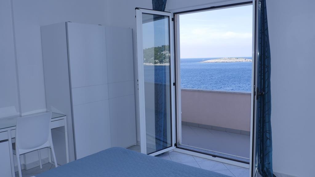 Direkt Am Meer-Apartments Puntaplanka ロゴズニッツァ エクステリア 写真